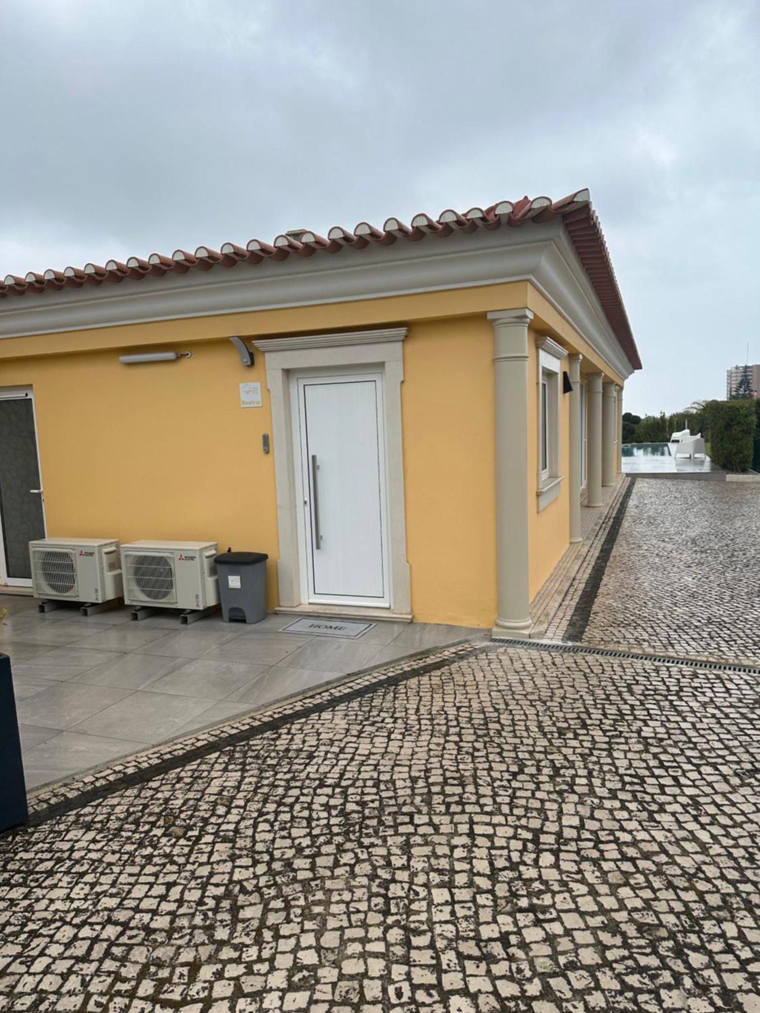 Yellow Sweet Home - Maria e Beatriz Nazaré Esterno foto